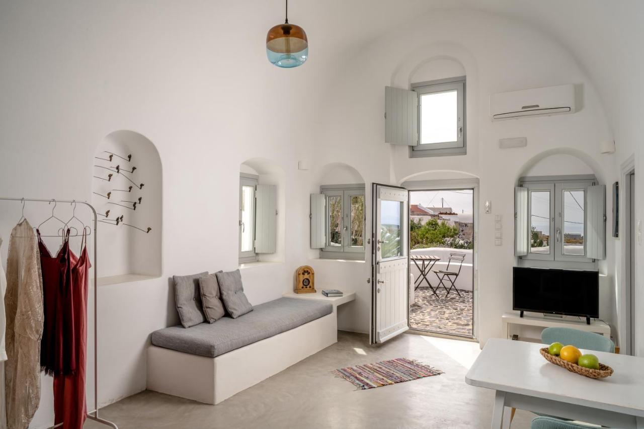 Fosuites Oia  Exterior photo