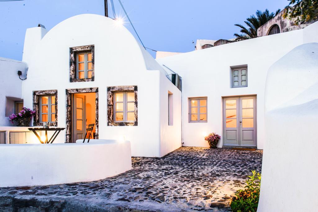 Fosuites Oia  Exterior photo